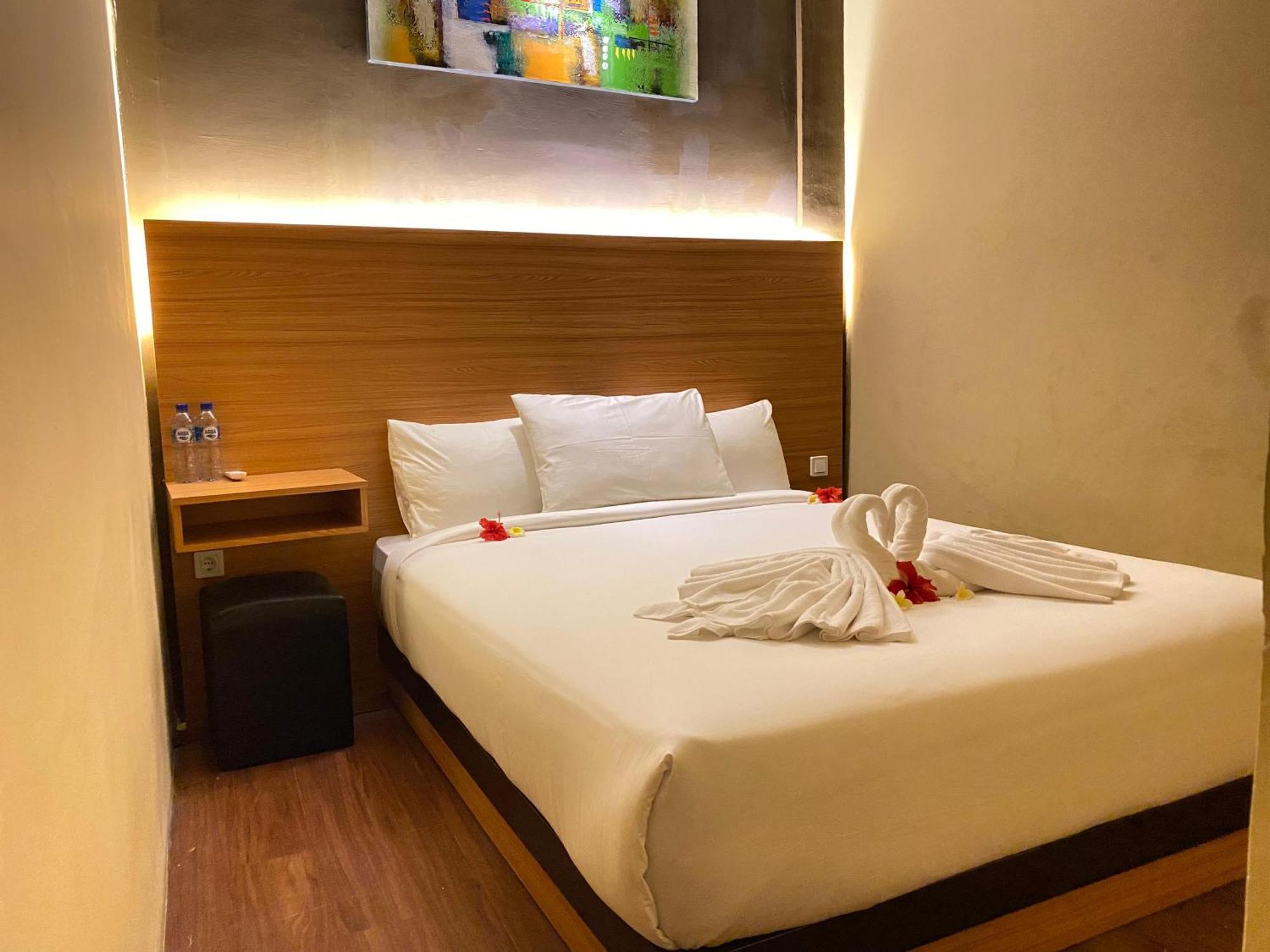 Asiana Lovina Hotel Exterior photo